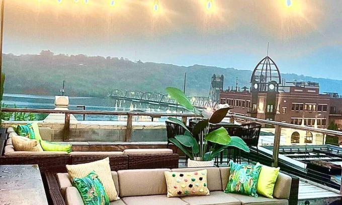 Stillwater Apartment | Lumberjack Inn 2300 sq.ft in DT with a rooftop