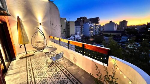 Almagro Apartment | Luminoso Semipiso 2 Ambientes con Balcón Terraza