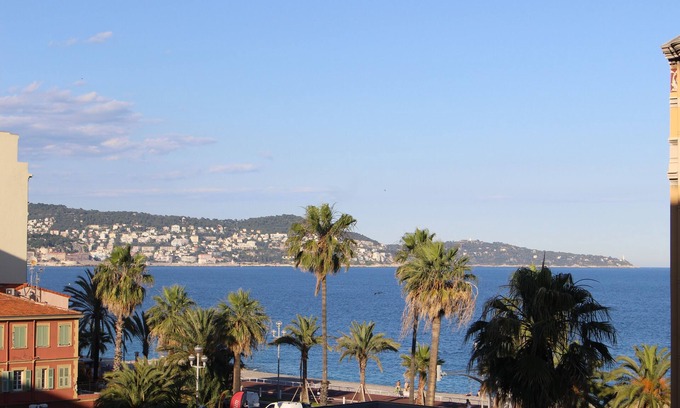 Fabron Apartment | LUMINOUS 2 PERSONS 33 M² A 2 PAS DE LA PLAGE F1 CLIM WIFI LOGGIA