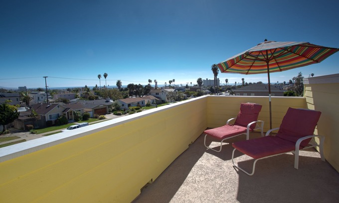 North Pacific Beach House | Luminous Home With Shared Pool - 4 Blocks To The Beach!