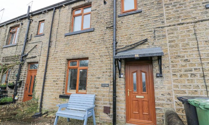 Honley House | Luna Cottage