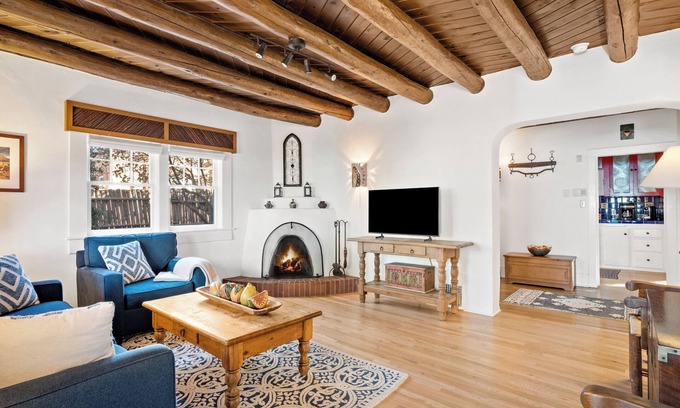 Downtown Santa Fe House | Luna - Historic Adobe, Walk to Railyard, Plaza