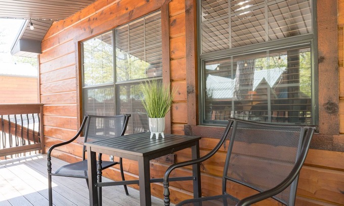 Indian Point Cabin | Lunker Bunker! 2 br lakefront cabin w/boat slip