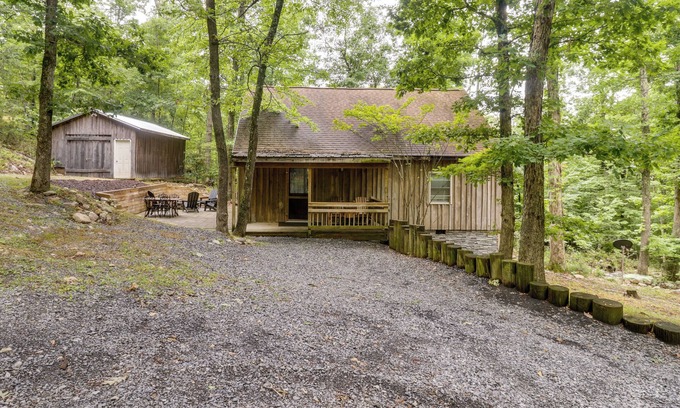 Luray Cabin | Luray Cabin Near Downtown & Shenandoah River