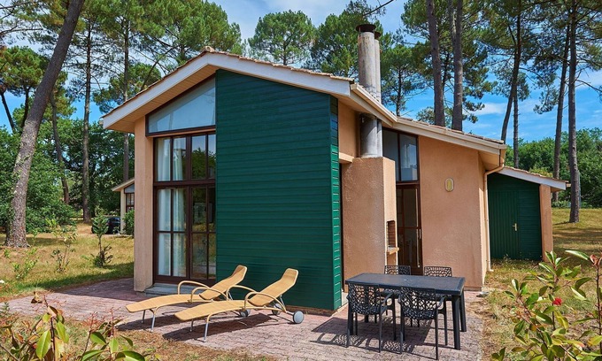 Salles Villa | Lush villa in a nature reserve with a castle