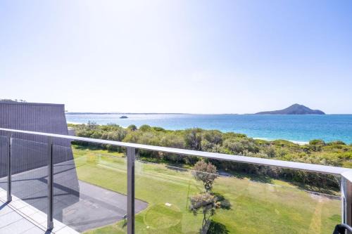 Nelson Bay Apartment | Luskin Lodge 11 stunning water views