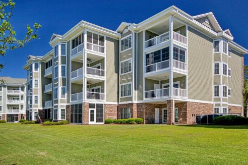 Central Myrtle Beach Apartment | Luster Leaf 105