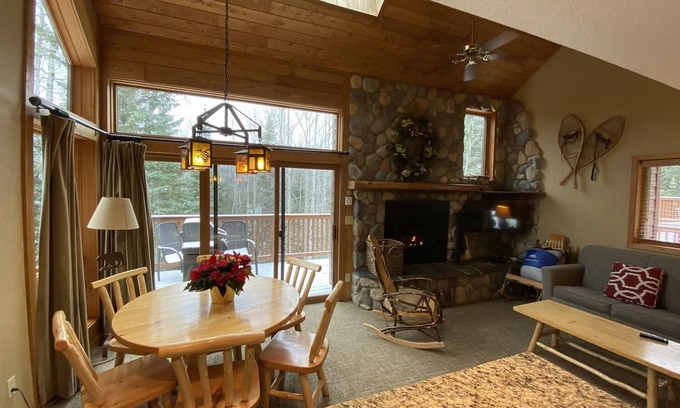Lutsen House | Lutsen Escape on a Spacious deck n' Grill Townhome
