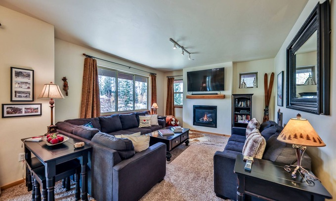 Winter Park Condo | Lux 2B/2B Dwtn Condo w/clubhouse, faces Hideaway Park stage/sledding hill,WiFi