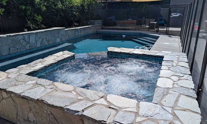 Davis House | Lux 4BR Retreat Pool Hot Tub 2 Kings 2 queens Davis Sacramento NorCal