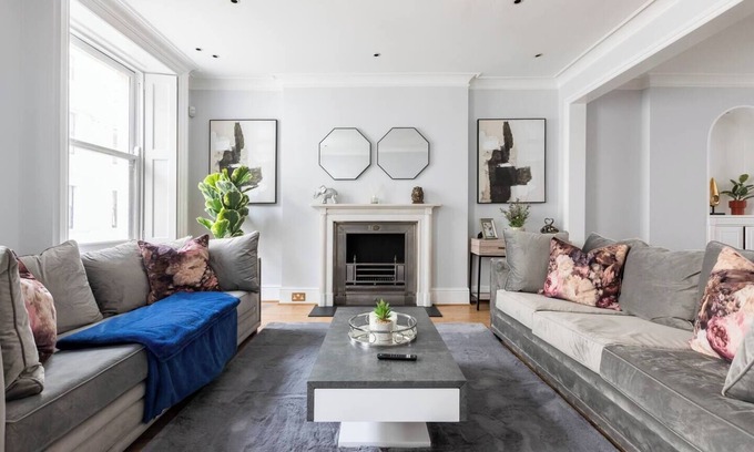 Paddington House | Lux 5 Bed Townhouse by Buckingham Palace - Sleeps 12