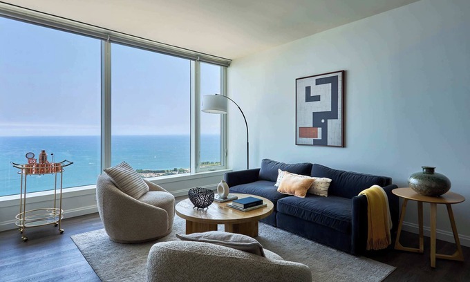 The Loop Apartment | Lux 67Fl Apt: Lake Views, Top Residential Sky Deck