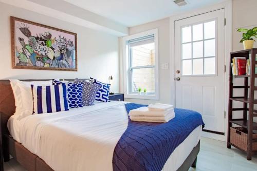 Park View Apartment | Lux CoHi Cove Walk to METRO Subway Shopping Howard Univ Medstar