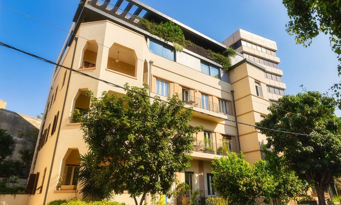 Tel Aviv City Center House | Lux Designer Oasis ~ 5*Location ~ Hot Tub ~ Garden