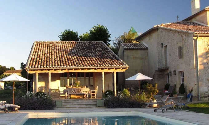 Saint-Vincent-de-Pertignas House | Luxury Chateau near St Emilion, Bordeaux region with Pool and Staff