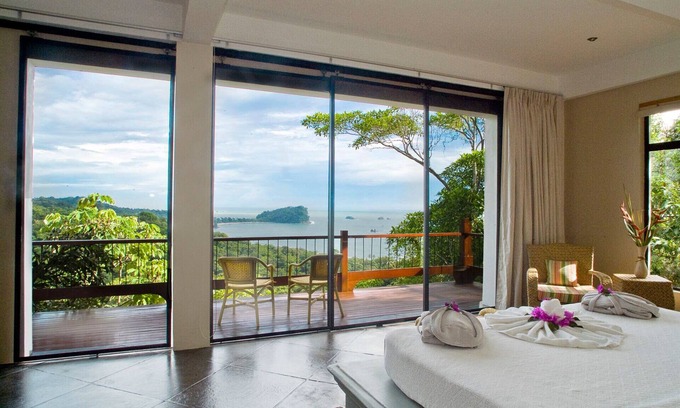 Manuel Antonio Villa | Lux Jungle Villa w/5 suites, Private Pool, Pacific Ocean Views, Game room