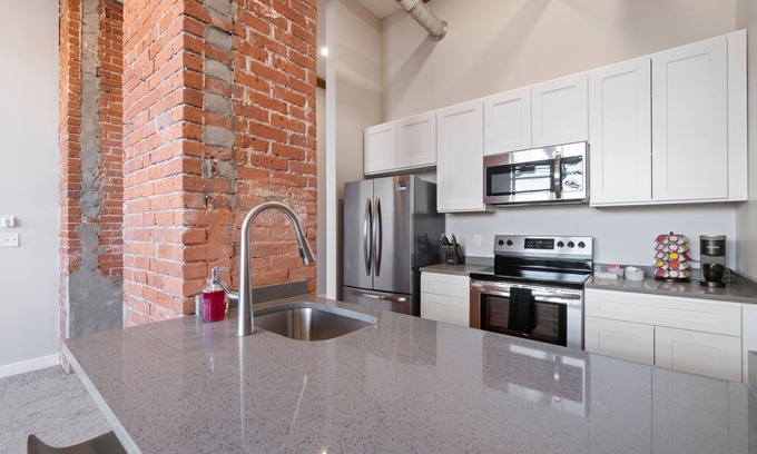 Federal Hill Apartment | Lux Loft Near Hospital, Schools, Restaurants | 1bd | Garage