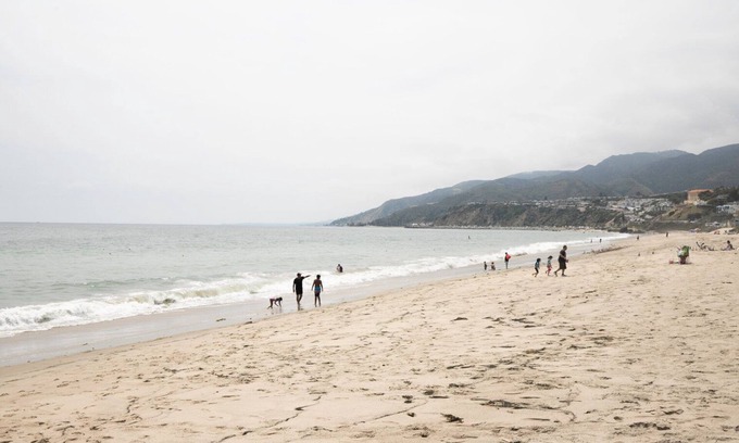 Pacific Palisades Apartment | Lux Pac Palisades 1BR w/Pool + Hot Tub near Lake Shrine by Blueground