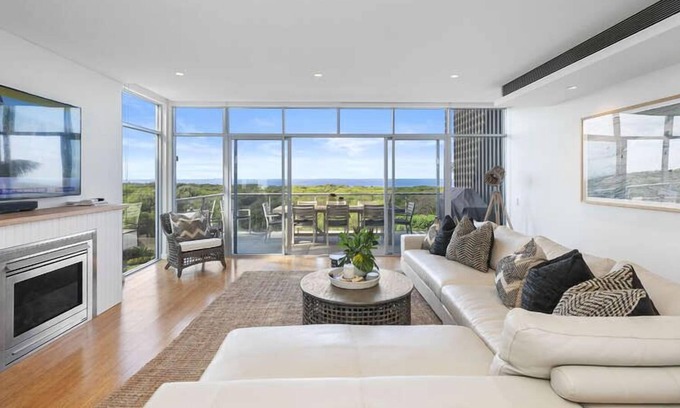 Magenta Shores House | Lux Shack at Magenta Shores