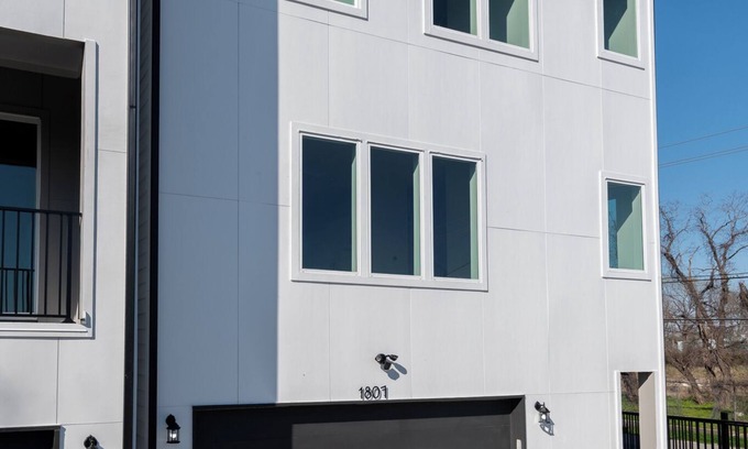 Houston House | Lux Stay/Downtown/NRG/Rooftop/EV