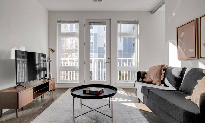 Assembly Square Apartment | Luxe 2B w/W/D, Gym, Rooftop. Steps from T stop by Blueground
