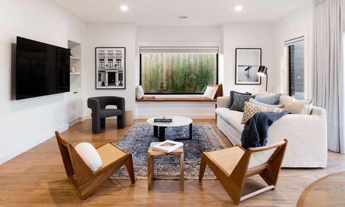Warrnambool House | Luxe 4-Bedroom House | Smart Tech | Garden | Desk | walk to beach