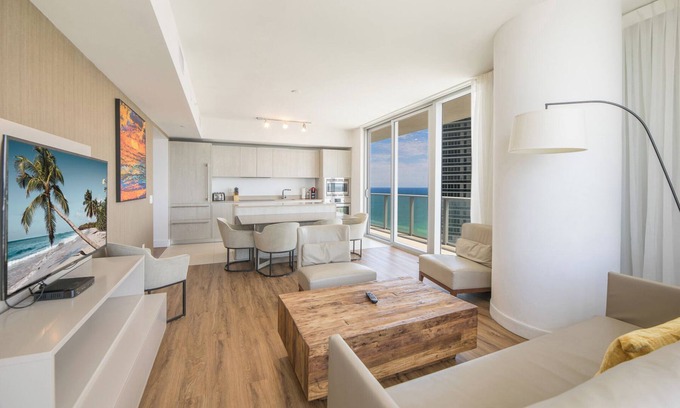 Hollywood South Central Beach Resort | Luxe Condo Oceanview on the 24th Floor
