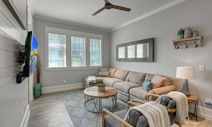 Cinnamon Shore Condo | Luxe & Cozy Condo for 4 w/Resort-Like Amenity Access@Cinnamon Shore!
