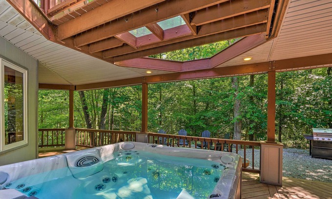 New Plymouth House | Luxe ‘Hideaway Ranch’ w/ Hot Tub on 40 Acres!