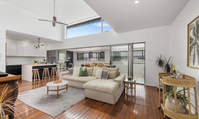 Coffs Harbour Apartment | Luxe Jetty Apartment Walk to Beach, Restaurants