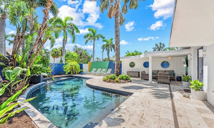 Ringling Estates House | Luxe Oasis | Private Pool, In St Armands Circle, Near Lido Key Beach!