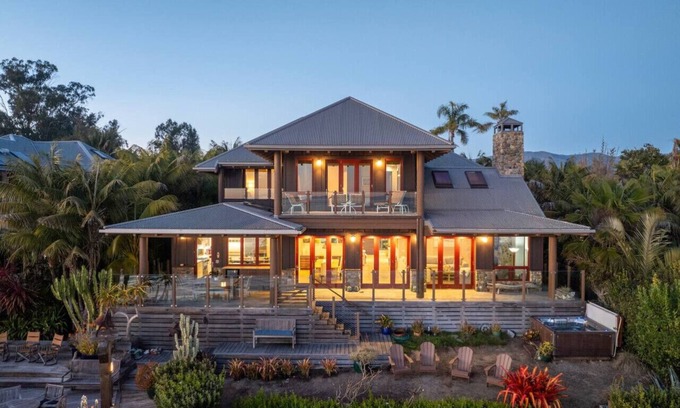 Santa Barbara Apartment | Luxe Private Oceanfront Villa (Beachfront)