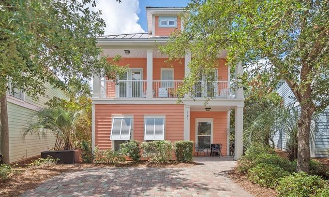 Villages of Crystal Beach House | LUXE Retreat | Walk 2 Beach | Pool|Golf Cart