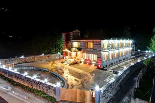 Manali Hotel | Luxe Signature