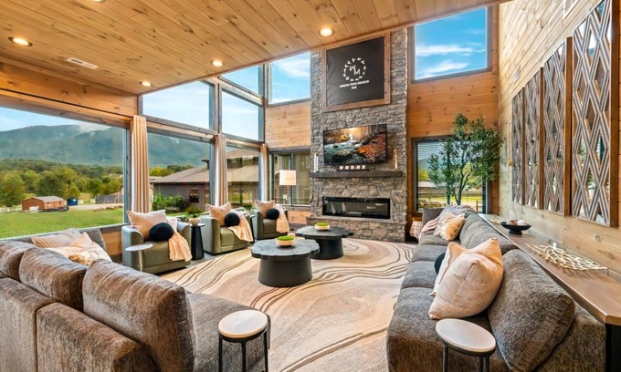 Wears Valley House | Luxe Smoky Lodge - Pool, Theater, Games, Sleeps 20