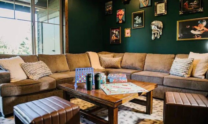 Cle Elum House | Luxe Townhouse in the Pines, Modern Mountain Charm