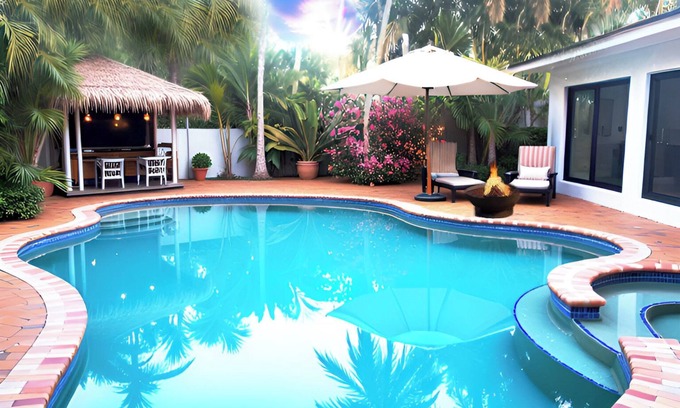 Lauderdale-by-the-Sea House | LUXE VILLA: Steps to Beach/Pool/Game Room/BBQ &FUN!