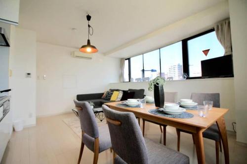 Minami Ward Apartment | Luxes by b hotel - 10 min Hiroshima Station & 2BR Up to 10p