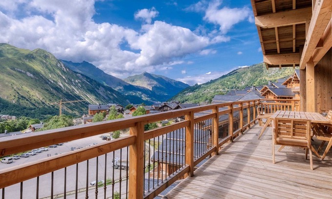 Saint-Martin-de-Belleville Ski Chalet | Luxury chalet for 15 with sauna and jacuzzi in 3 Valleys