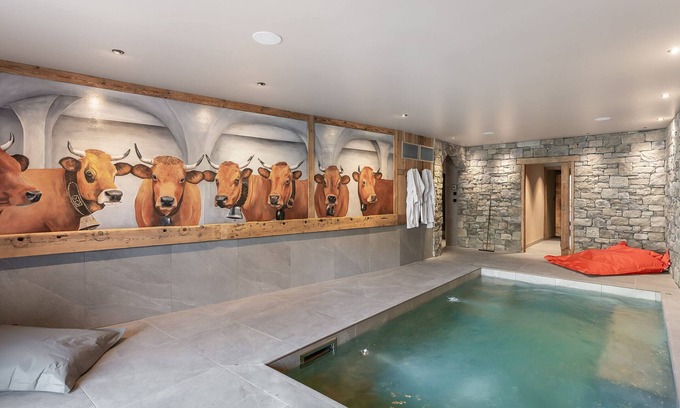 Saint-Martin-de-Belleville Ski Chalet | Luxury Chalet with Pool, Sauna, and Hammam for 14 Guests in Saint Martin de Belleville