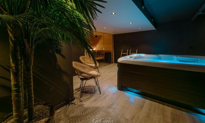 Heist Apartment | Luxueus genieten aan zee: private jacuzzi en sauna