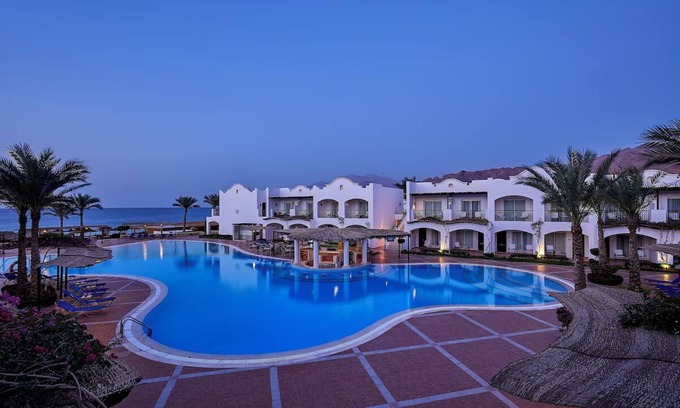 Dahab Hotel | Luxurious Room with Balcony and Sea Views, Hot Tub, and Pool – Relax in Dahab