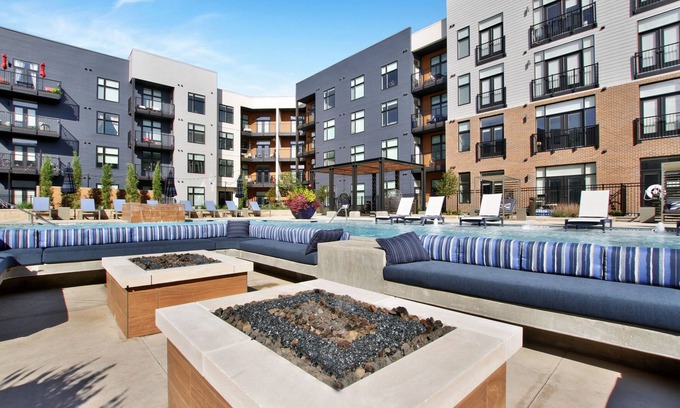 Wichita Apartment | Luxurious 1BR APT in DT with Infinite-Edge Pool, Sauna & Golf Simulator