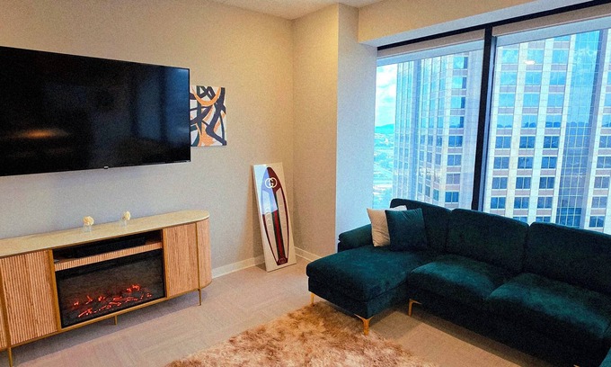 Central City Apartment | Luxurious 2 Bedroom High-Rise living.