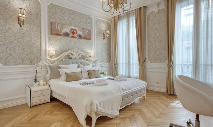 Faubourg-du-Roule Apartment | Luxurious 200m² 5BR Champs Elysées 1min - Rare Gem