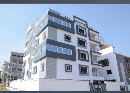 Banjara Hills Apartment | Luxurious 3 bhk apartment