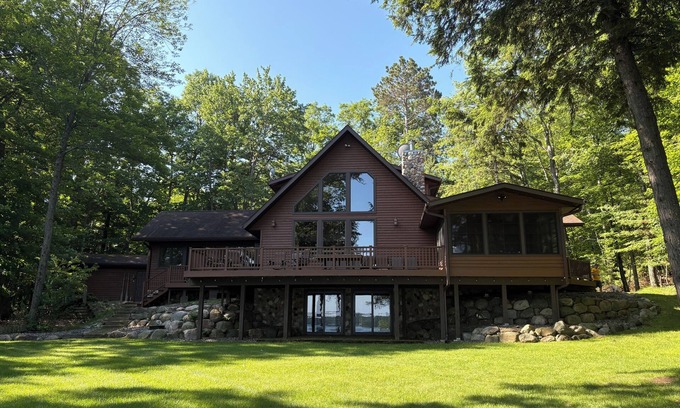 Eagle River House | Luxurious 5-Bed, 5-Bath Lakefront Home on Catfish Lake, Eagle River, WI