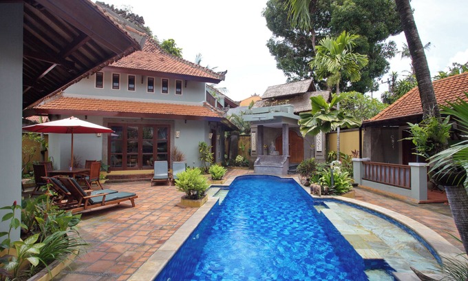 Legian Villa | Luxurious 5-bedroom villa in the heart of Legian