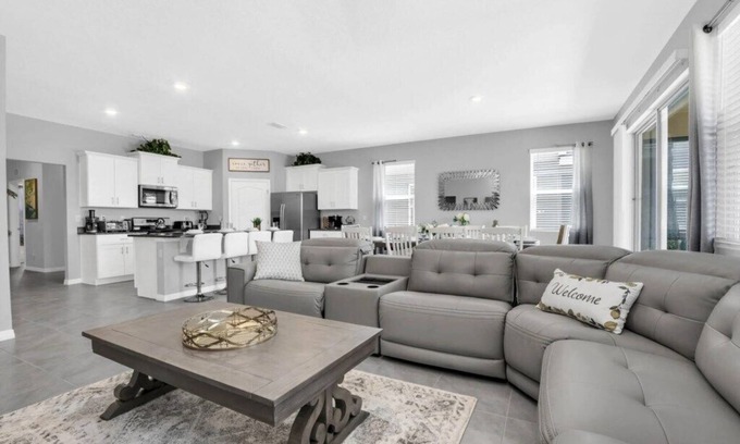 Loughman House | Luxurious 6 Bed Pool Home in Solterra-7631OML