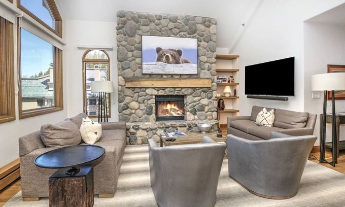 Highlands Townhomes Condo | Luxurious and newly remodeled ski-in/ski-out with gorgeous views!